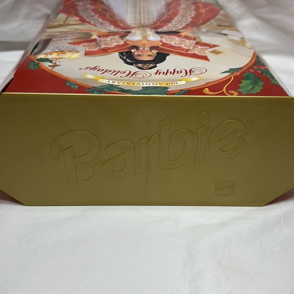 Happy Holidays Barbie - Picture 6 of 7